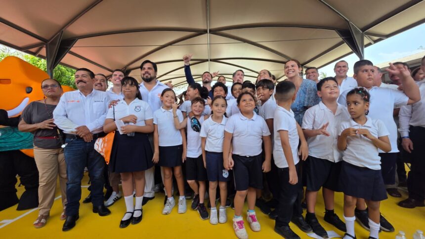 Entregan remodelación integral de dos escuelas con apoyo del Gobierno de Jalisco