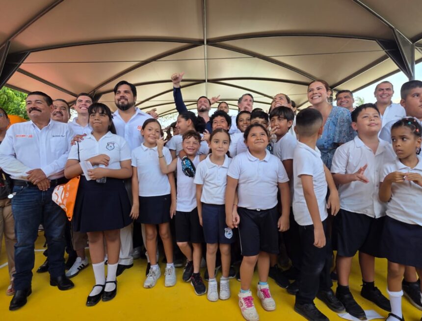 Entregan remodelación integral de dos escuelas con apoyo del Gobierno de Jalisco