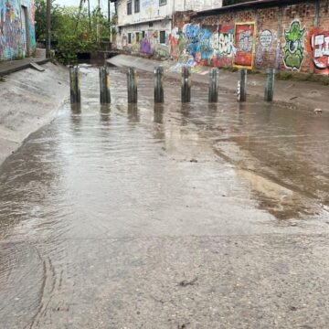 Continúan los trabajos de desazolve para evitar inundaciones