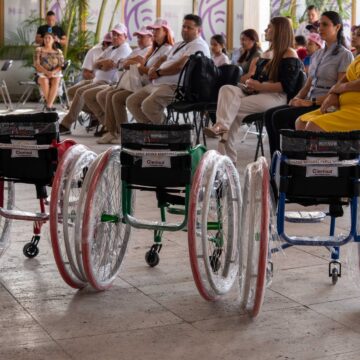 Brindan apoyos integrales a personas con discapacidad a través de DIF
