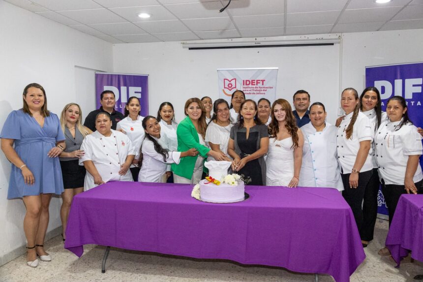 Concluyen mujeres de zona rural diplomado en repostería con apoyo de DIF Vallarta e IDETF