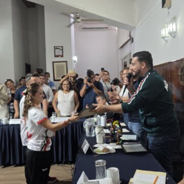 Reconocen a ‘Chayito’ Pelayo y ‘Toñito’ Lamas por conquistar 9 medallas