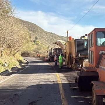 En contraste… Alcalde de Atenguillo destaca rehabilitación de la federal 70