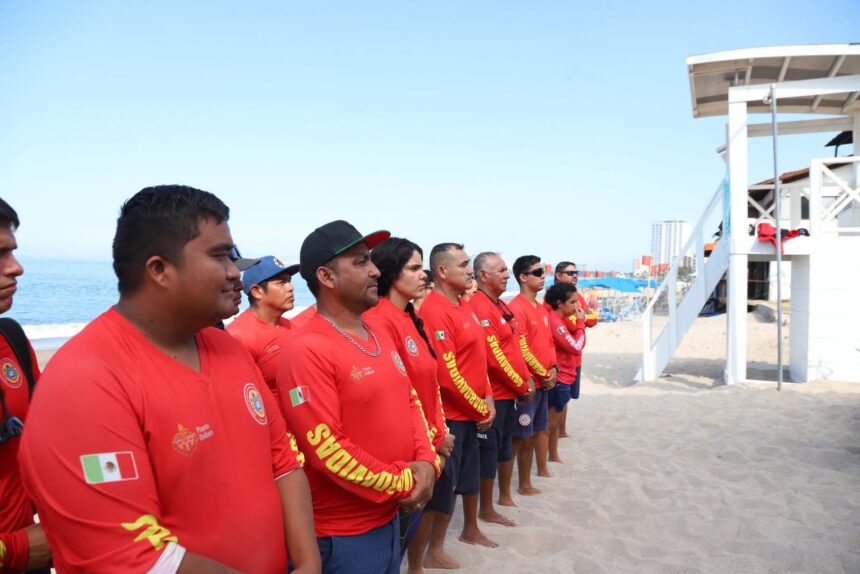 Guadavidas 2 Refuerzan operativo de seguridad por vacaciones de verano en Puerto Vallarta