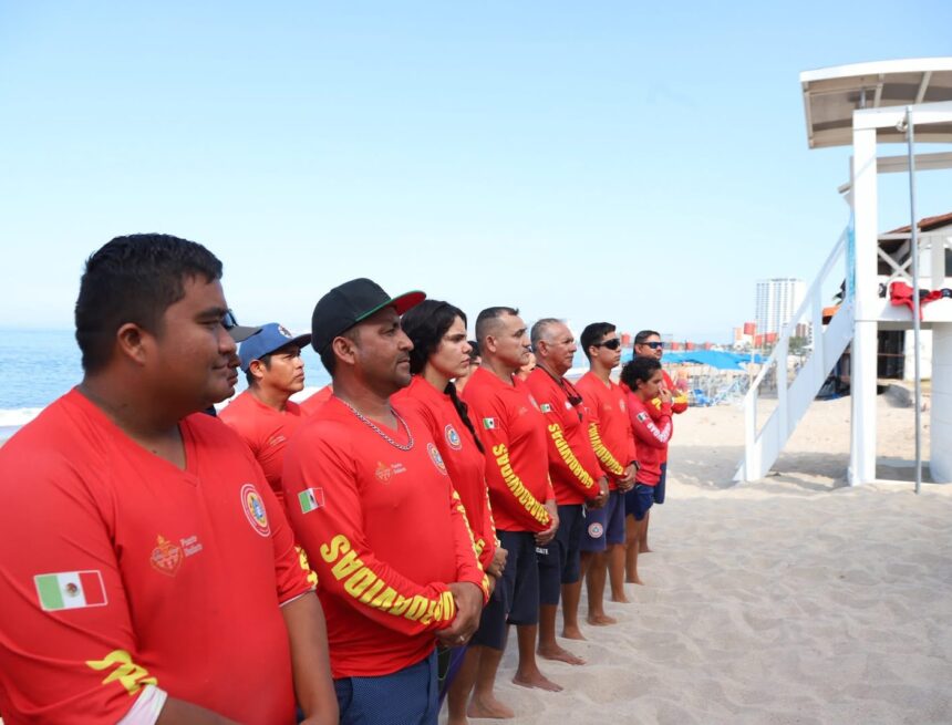 Guadavidas 2 Refuerzan operativo de seguridad por vacaciones de verano en Puerto Vallarta