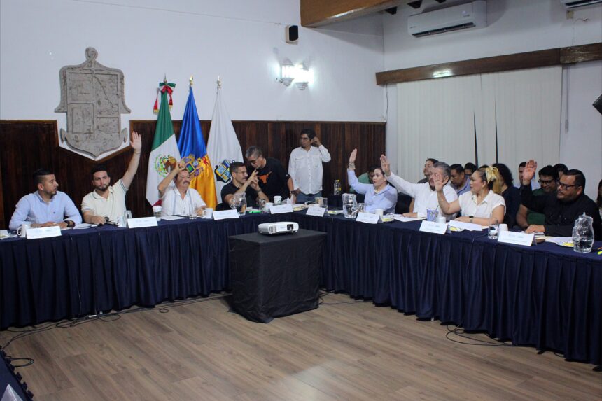IMG-20260716-WA0136 Bomberas vallartenses se capacitarán en simposio internacional en Querétaro