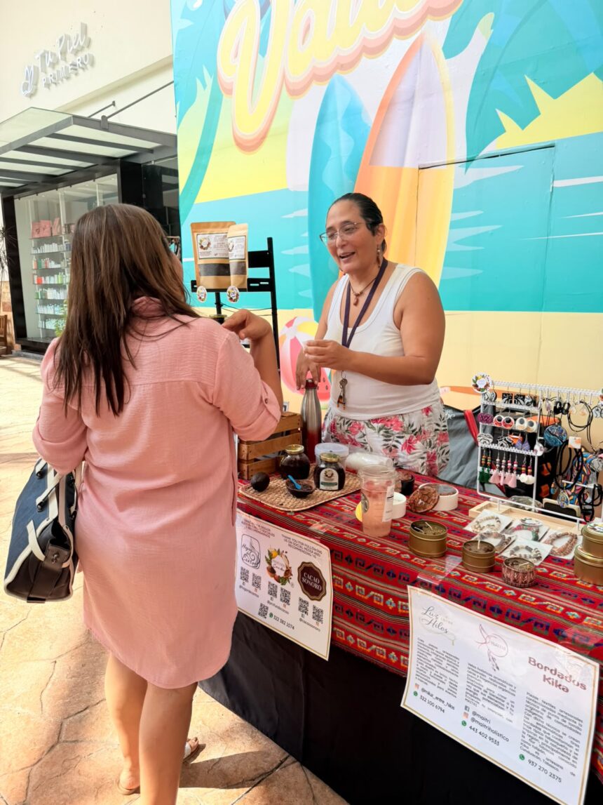 Emprendedores vallartenses exhiben su talento en Mercado Vallarta Incluye