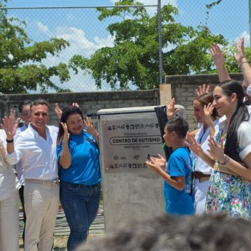 Colocan la primera piedra del Centro de Autismo en Puerto Vallarta