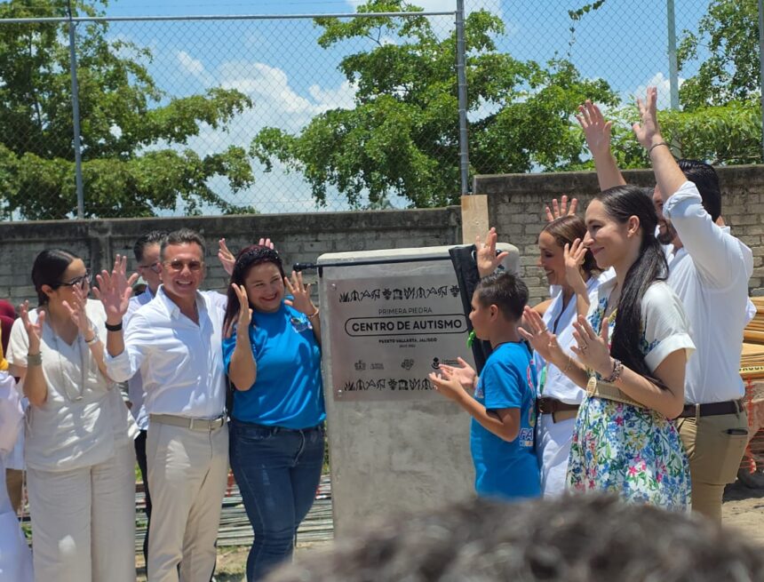 Colocan la primera piedra del Centro de Autismo en Puerto Vallarta