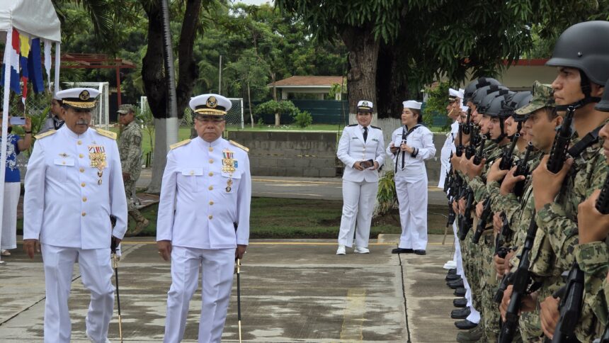 almirante marina Vicealmirante Tayatzin Guerrero Mendoza asume el mando de la Décima Segunda Zona Naval en Puerto Vallarta