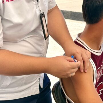 Realizan jornada de vacunas y pruebas rápidas por el Día Mundial contra la Hepatitis
