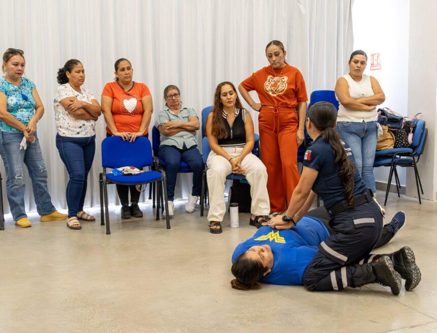 Reciben educadoras de los CADI´s, capacitación en materia de Protección Civil