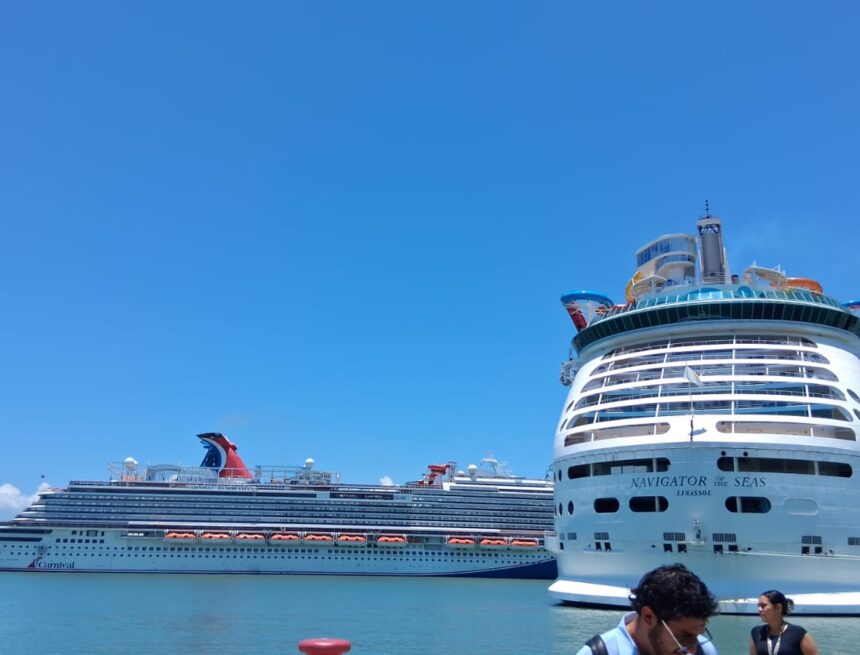 Llegan a Vallarta más de 10 mil pasajeros y tripulantes a bordo de dos cruceros