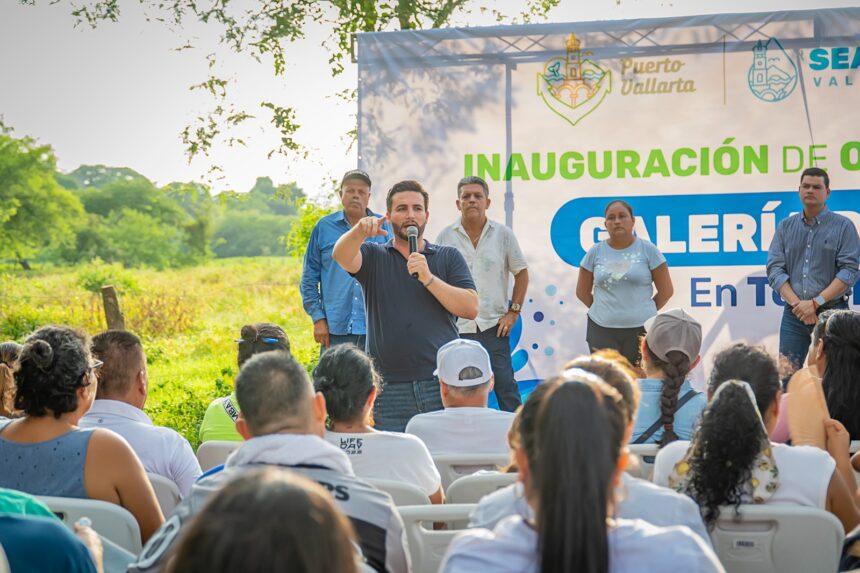 Cumple Luis Munguía a Tebelchía con agua potable y más apoyos para sus familias
