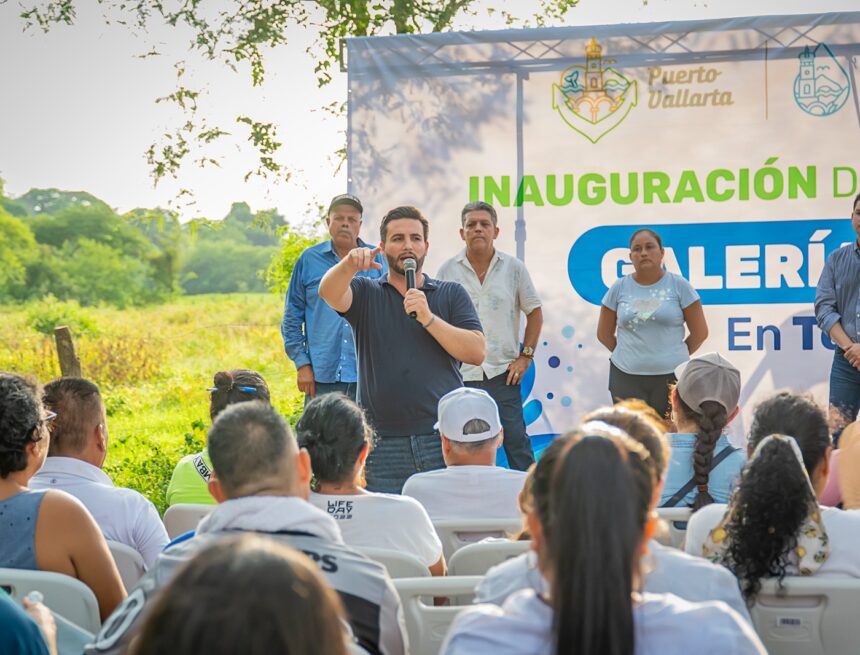 Cumple Luis Munguía a Tebelchía con agua potable y más apoyos para sus familias