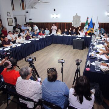 Gobierno Municipal brinda certeza jurídica a familias de La Parota
