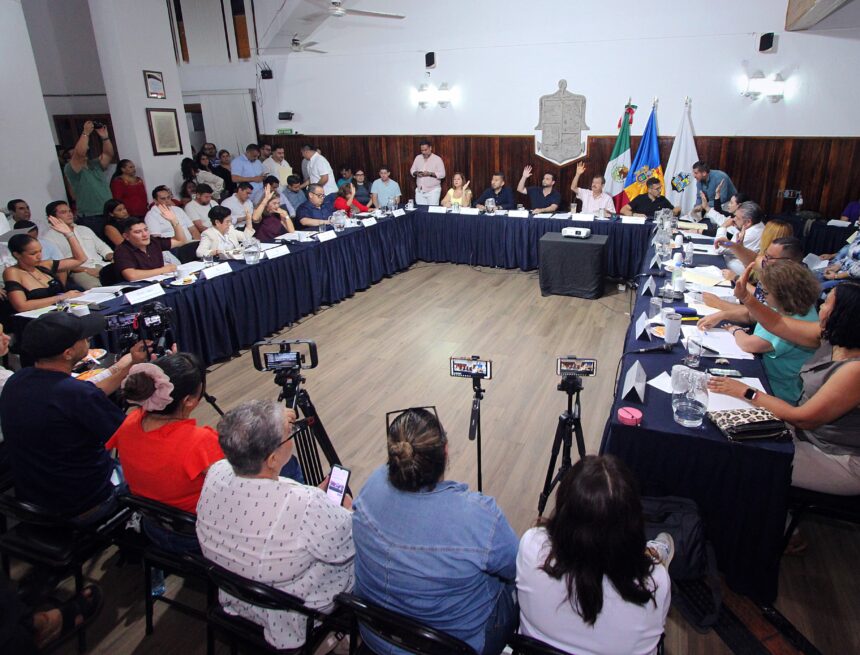 Gobierno Municipal brinda certeza jurídica a familias de La Parota