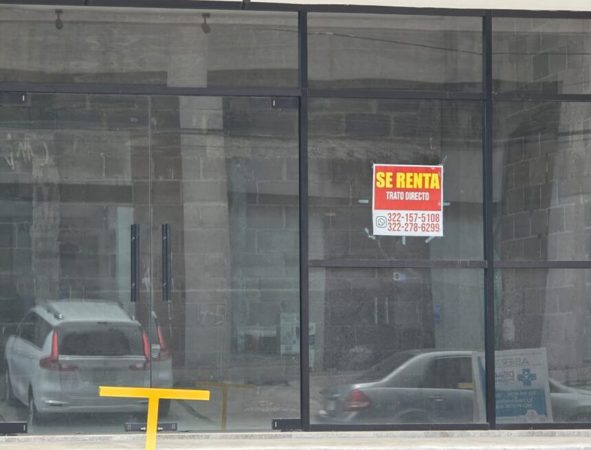 Cierran hasta 35 comercios durante el verano