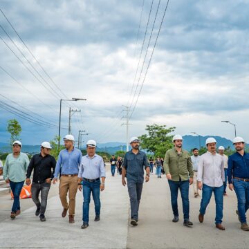Luis Munguía supervisa obra del Puente Amado Nervo; prevén inaugurarla este año