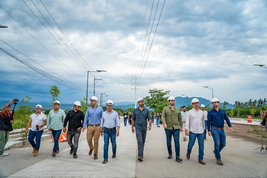 Luis Munguía supervisa obra del Puente Amado Nervo; prevén inaugurarla este año