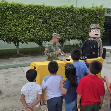 Niños de la Casa Hogar Máximo Cornejo visitan la 41 Zona Militar