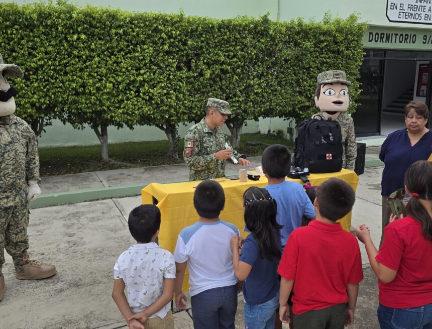 Niños de la Casa Hogar Máximo Cornejo visitan la 41 Zona Militar