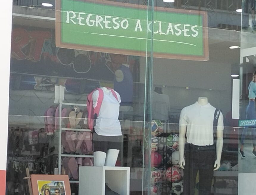 Regreso a clases sale caro a padres de familia vallartenses