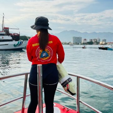 Continúa búsqueda de turista regiomontano que cayó al mar en muelles de Asipona Vallarta