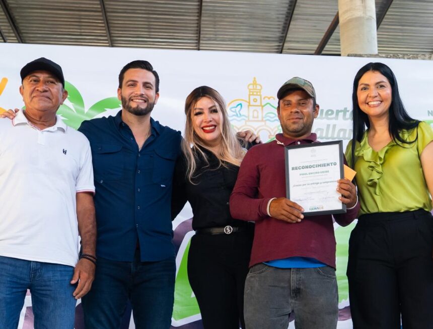 Luis Munguía reconoce la labor del personal de Servicios Eficientes