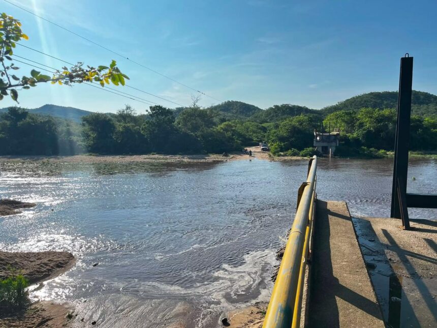 Construyen puente peatonal para mantener comunicadas a cinco comunidades de Cabo Corrientes