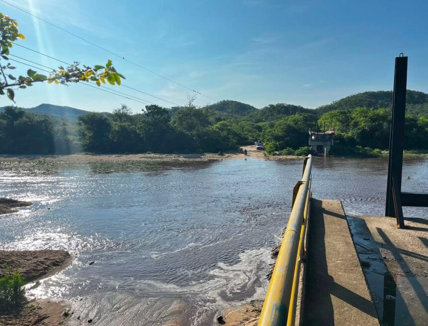 Construyen puente peatonal para mantener comunicadas a cinco comunidades de Cabo Corrientes