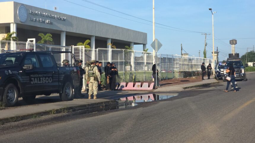 Refuerzan seguridad en el penal de Puerto Vallarta tras operativo en Michoacán