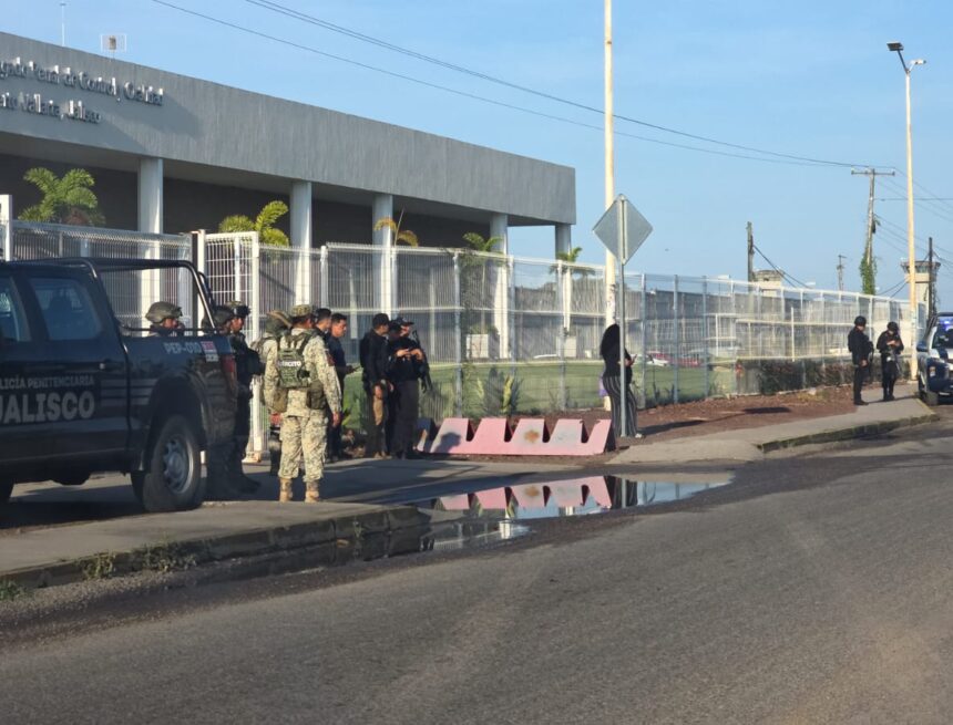 Refuerzan seguridad en el penal de Puerto Vallarta tras operativo en Michoacán