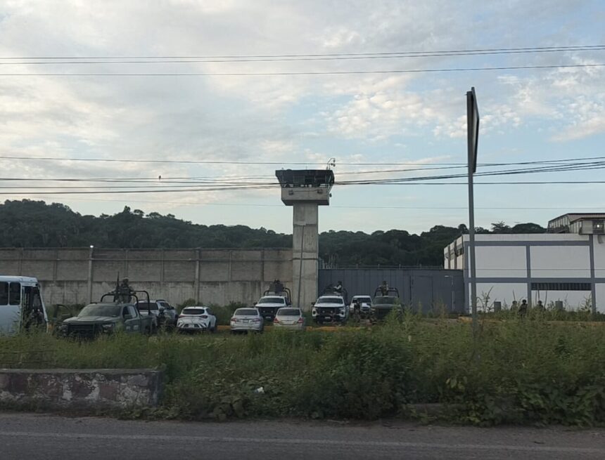 Realizan séptima revisión de seguridad al interior del penal de Puerto Vallarta