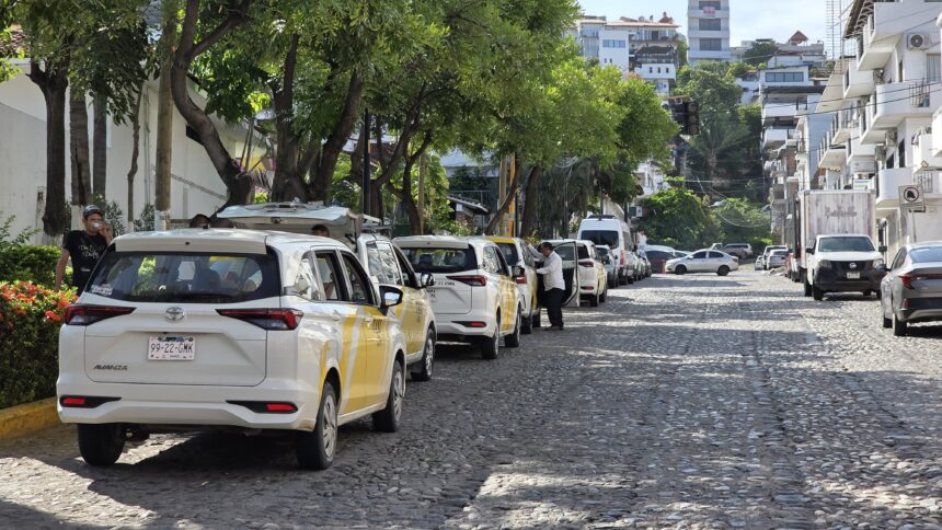 Setran reconoce necesidad de revisar sitios de taxis en el centro de Puerto Vallarta