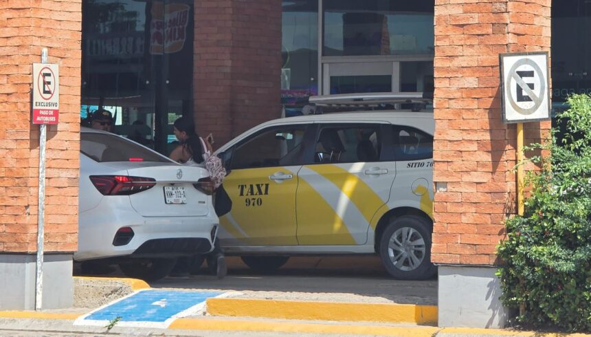 Presentan en Puerto Vallarta convocatoria para registrar a conductores de taxi con más de 10 años de experiencia