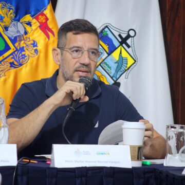 Actualiza Ayuntamiento comodatos de 36 planteles educativos para impulsar mejoras en su infraestructura