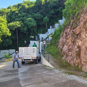 Gobierno Municipal realiza labores de limpieza en el Mirador del Cerro de la Cruz