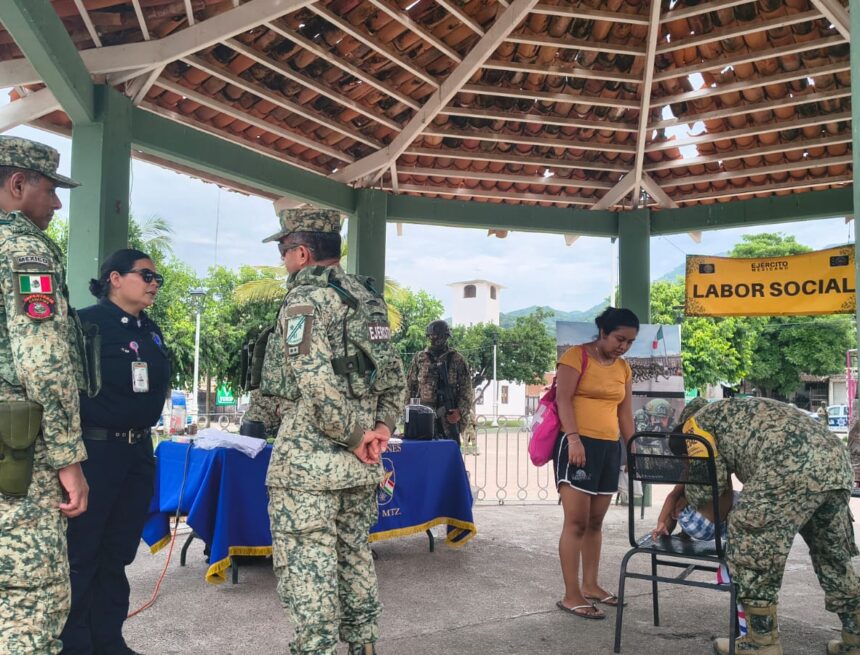 Acercan atención a las colonias de Puerto Vallarta
