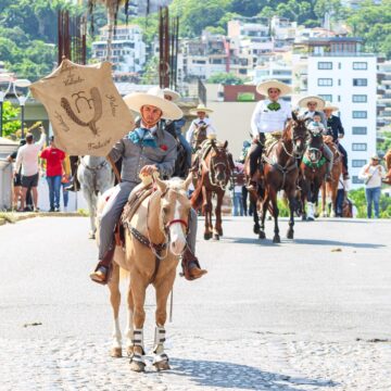 Cientos de charros y escaramuzas celebraron el Día Nacional del Charro en Puerto Vallarta