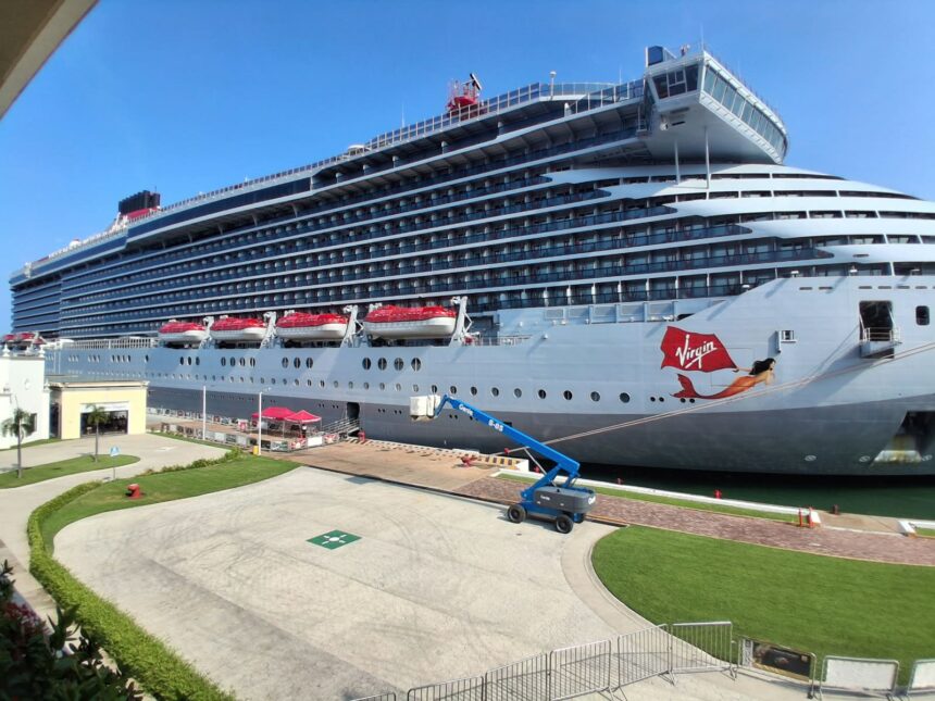 Arriba a Puerto Vallarta el lujoso crucero Brilliant Lady