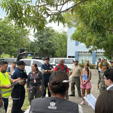 Supervisan albergues temporales en Puerto Vallarta ante posibles efectos de Polo