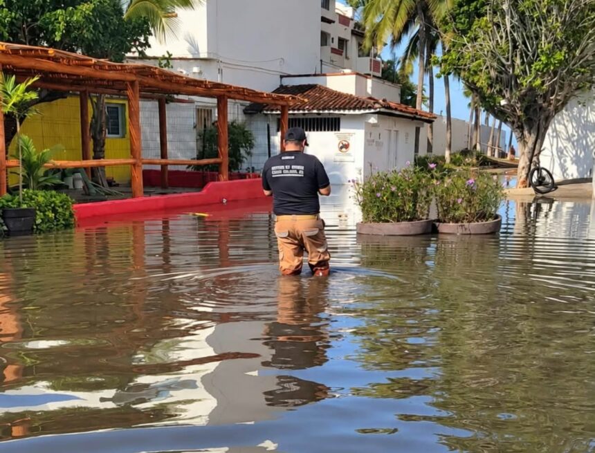 Protección Civil mantiene operativo tras lluvias y alto oleaje en Puerto Vallarta