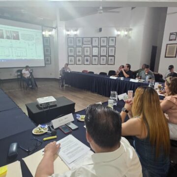 Analizan rehabilitación del mercado de Ixtapa