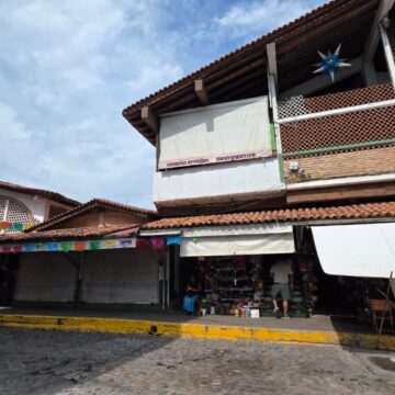 Locatarios del mercado del Río Cuale piden renovación de cableado eléctrico