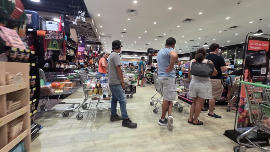 IMG-20261008-WA0599 Se registran compras de pánico en Puerto Vallarta ante posible impacto de Simón