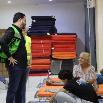 Supervisa Luis Munguía refugios temporales ante el huracán Simon