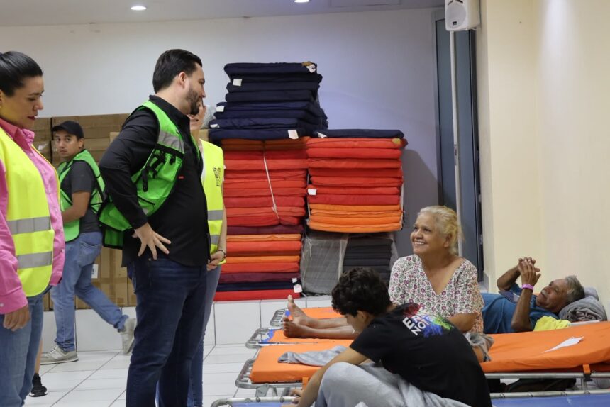 Supervisa Luis Munguía refugios temporales ante el huracán Simon